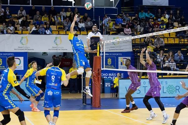 EL CV GUAGUAS SE ACERCA AL TÍTULO REGULAR AL GANAR AL MANACOR (3-0)